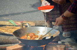 Bahaya! Makanan Bersantan Jangan Dipanaskan Berulang