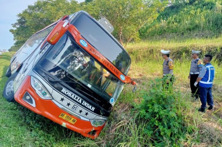 Tragedi Tol Berlanjut, Tujuh Orang Tewas dalam Kecelakaan Bus Tol Semarang-Batang