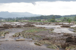 BNPB Ledakkan Material Sisa Banjir Lahar Gunung Marapi