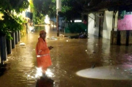 Banjir Jakarta "Paket" Komplit, Hujan Deras, Sungai Meluap, dan Air Laut Naik