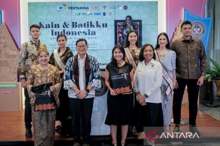 Sandiaga Uno di San Polo Hadiri Peragaan Busana Batik Nusantara