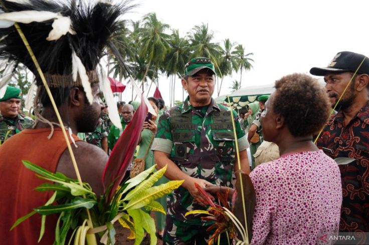 TNI AD dan Rakyat Merauke Bersatu Hasilkan Panen Raya Padi