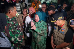 Mensos Risma Minta Warga Diungsikan Jauh dari Jalur Lahar Marapi