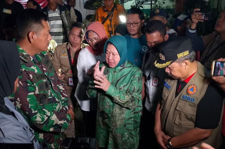 Mensos Risma Minta Warga Diungsikan Jauh dari Jalur Lahar Marapi