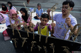 Orang Tua Jangan Banyak Kritik Anak saat Berkarya Seni