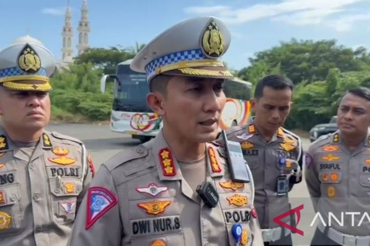 Bahaya! Polisi Larang Pengendara Hindari Lembah Anai Demi Keselamatan