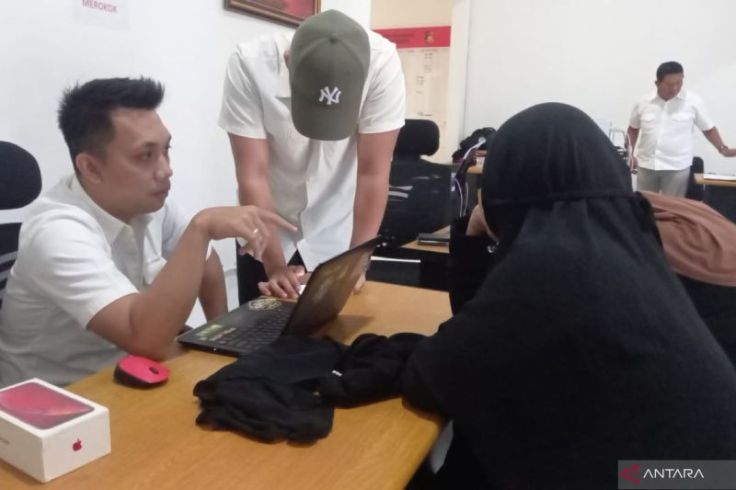 Perempuan Ini Berhasil Peras Pacar Medsosnya Rp270 Juta, Simak Modusnya