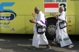 Bus Shalawat Kembali Beroperasi, Jemaah Indonesia "Happy"