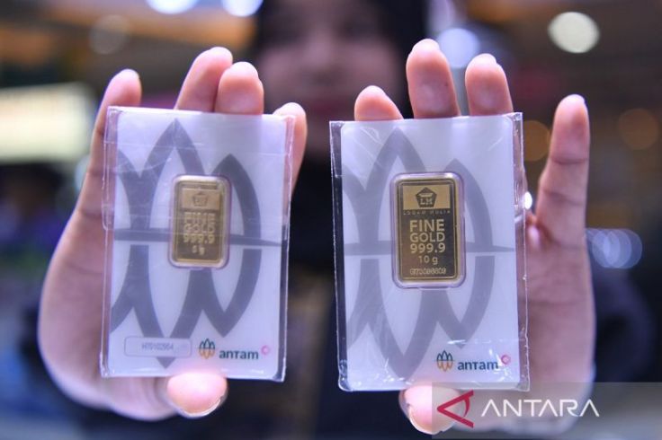 Harga Emas Antam Rp1,328 Juta Per Gram, Anjlok Rp38.000