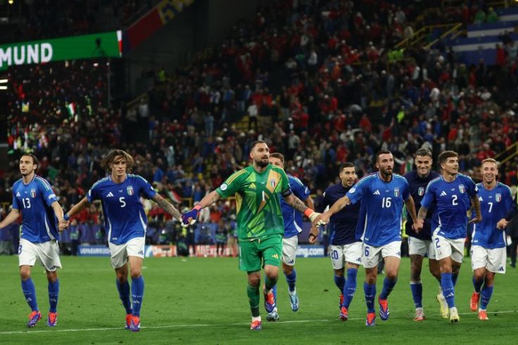 Balikkan Keadaan, Italia Taklukkan Albania 2-1