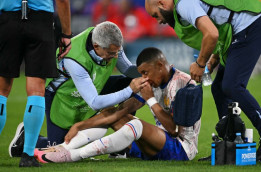 Duh Mbappe Berdarah-darah, Tulang Hidungnya Patah