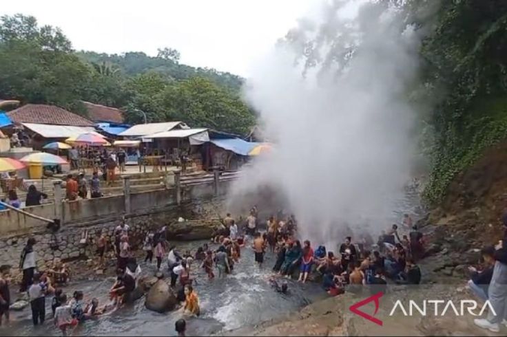 Nikmati Air Panas Alami di Geyser Cisolok