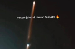 Viral Video Bernarasi Meteor Jatuh di Daerah Sumatra