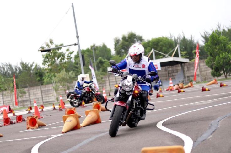 Pentingnya Masyarakat Latihan "Safety Riding", Honda Siapkan Banyak Instruktur