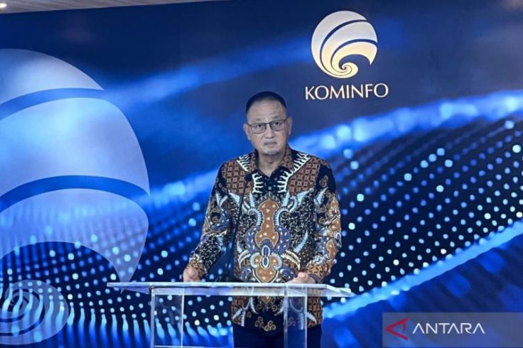 Dirjen Aptika Kemkominfo Memang Mundur, tapi Menterinya Kapan?