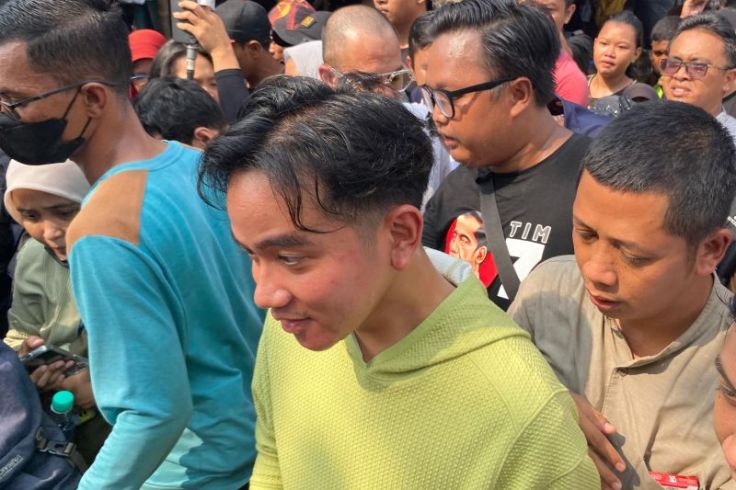 Gibran "Belanja Masalah” di Pasar Jakarta