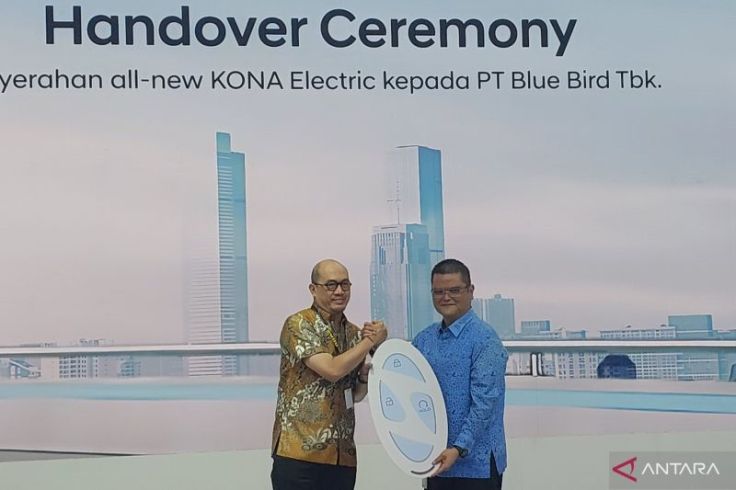 Taksi Blue Bird Pakai Mobil Listrik Karya Anak Bangsa, All New KONA Electric