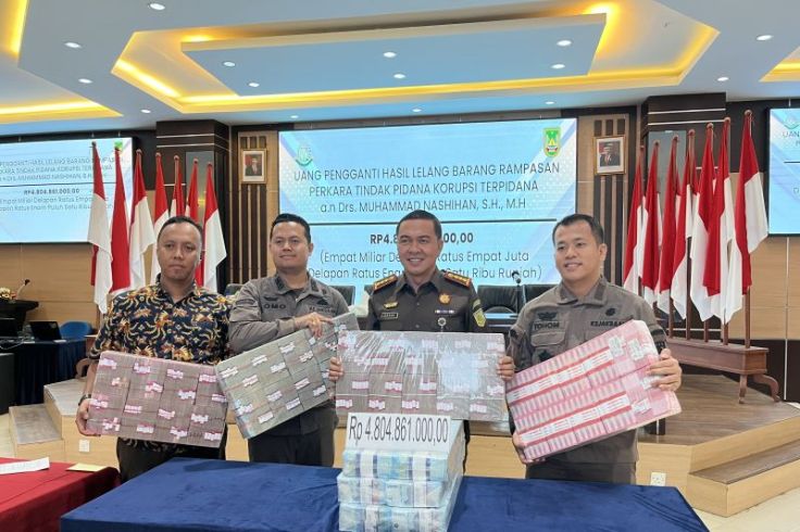 Kejagung Serahkan Uang Hasil Korupsi Rp4,8 Miliar ke Pemkot Batam