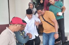 Sidang Korupsi,  Mantan Gubernur Malut AGK ke RS