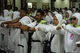 Jemaah Tetap Senam Haji untuk Cegah Kekakuan Sendi