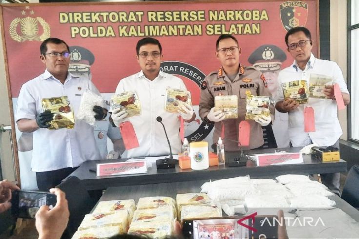 Belum Tertangkap Juga, Jaringan Gembong Narkoba Fredy Pratama Membabi Buta