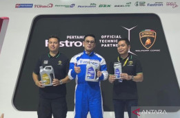 Denny Sumargo dan Rifat Sungkar Berbagi Tips Pilih Oli Mobil