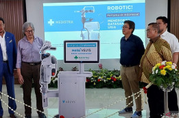 Operasi Lutut di RS Ini Pakai Asistensi Robotik VELYS