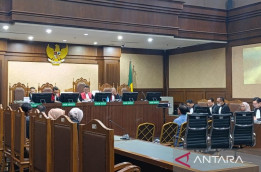 Terdakwa Korupsi Garuda Minta Bebas karena Kangen Keluarga