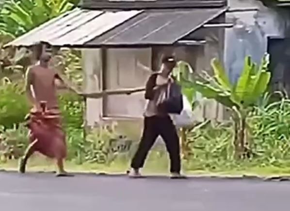 Viral, Video Pelaku Mutilasi saat Seret Korban