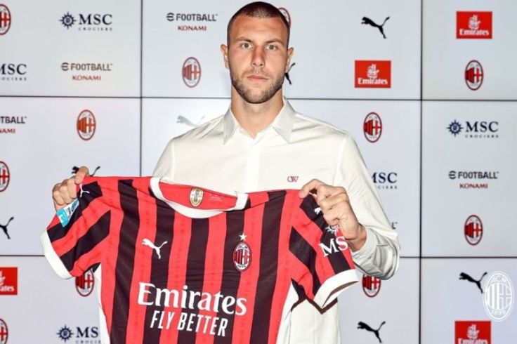 AC Milan Rekrut Bek Baru Starhinja Pavlovic Asal Serbia