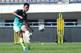 Pelatih PSIS Semarang Ungkap AlasanPinjam Zalnando dari Persib