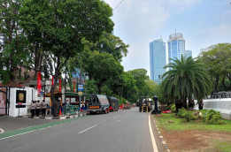 "Takutnya" KPU Didemo, Jalan Imam Bonjol Ditutup