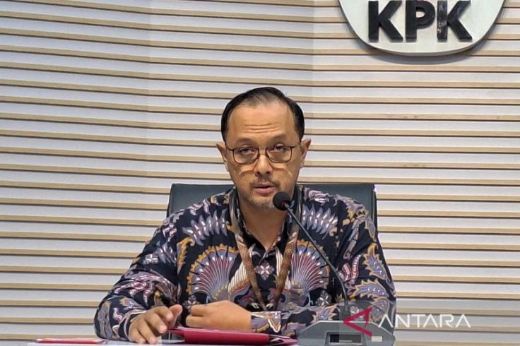 KPK Geledah Rumah Dinas dan Kantor Bupati Situbondo