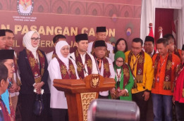 KPU Jatim Terima Pendaftaran Khofifah-Emil