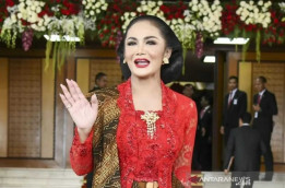 Krisdayanti-Kresna Rencana Daftar Pilkada Kota Batu pada Hari Kedua