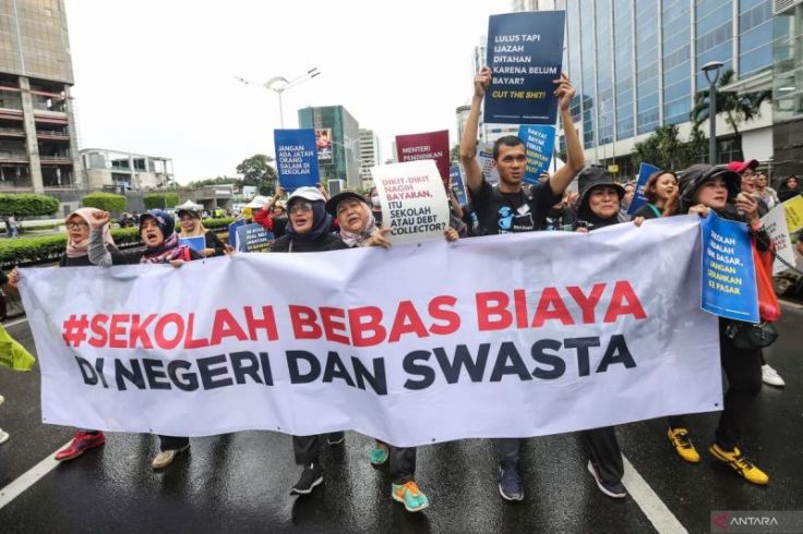 Saatnya Jakarta Gelar Sekolah Swasta Gratis