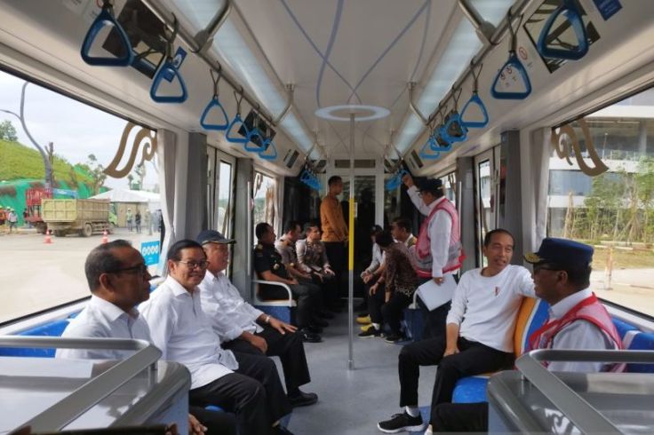 Presiden Jokowi Jajal Kereta Otonom, Angkutan untuk Tamu Upacara di IKN