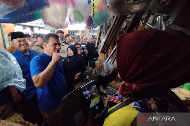 Ahmad Luthfi "Kampanye" Blusukan ke Pasar Bintoro Demak