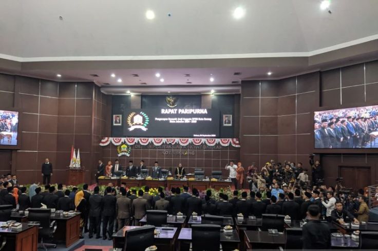 Dua Anak Mantan Wali Kota Serang Dilantikan Jadi Anggota DPRD