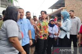 Gibran Tainjau Warung Bekas Dirusak Ormas di Solo