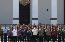 Jokowi Minta Maaf Kepada Pejabat TNI Polri se-NKRI