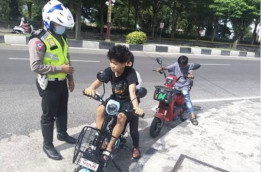 Pastikan Kondisi Jalan Aman dan Mental Anak Siap Gunakan Sepeda Listrik ke Sekolah