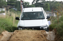 Jajal Keandalan All-new Triton Lintasi Medan Off-road