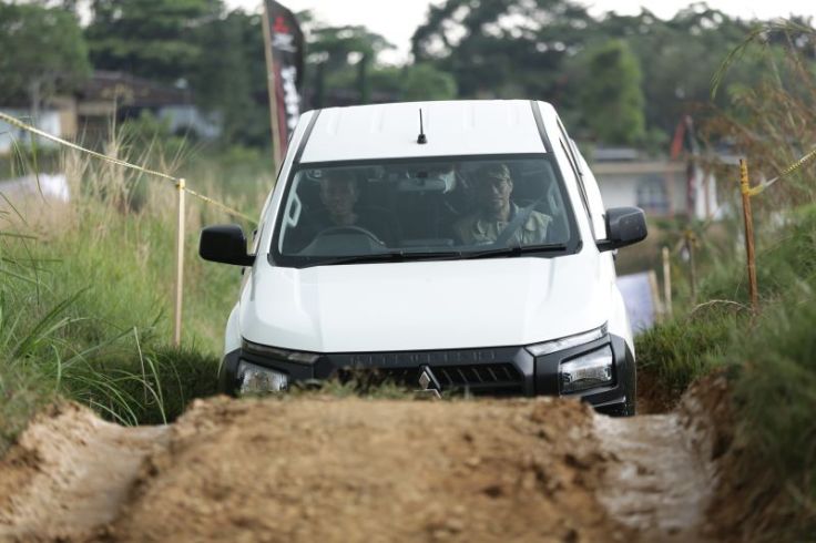 Jajal Keandalan All-new Triton Lintasi Medan Off-road