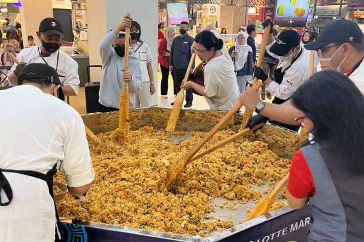 Nikmati Hidangan Khas Korea di "Giant Bibimbap Show"