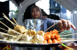 Anak di Atas Dua Tahun Boeh Konsumsi Jajanan Pasar 