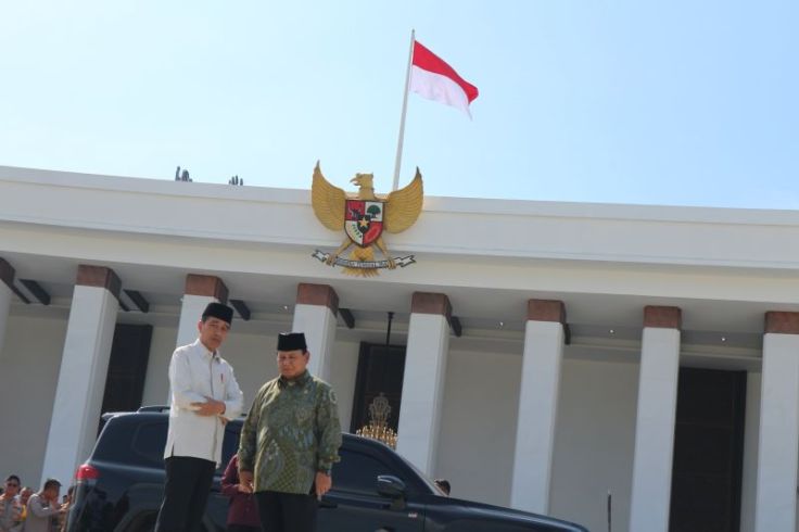 Jokowi Pesan Pejabat TNI/Polri Humanas, Prabowo Simak lalu Catat