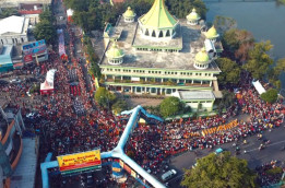 Nonton Prosesi 12 Tahunan Gotong Toapekong di Kota Tangerang