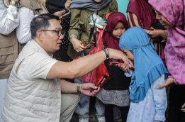 Ridwan Kamil Janji Bangun Perpustakaan Tiap