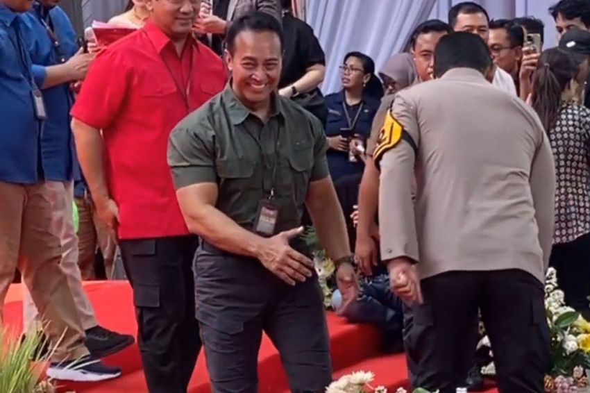 Video Kapolda dan Pj Gubernur Jateng ”Ogah” Salami Andika Perkasa Efeknya ke Mana-Mana